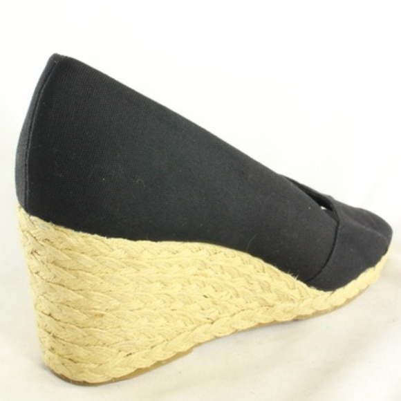 New CHAPS Dakoda Black Canvas Peep Toe Wedges - Picture 4 of 8
